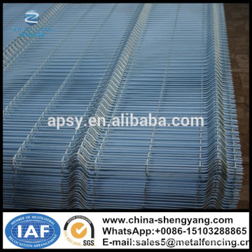 Galvanized or PVC coated heavy gauge 3D welded wire mesh fence panel